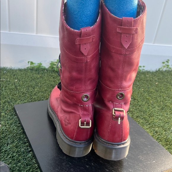 Dr. Martens 12-eyelet boot. Size 8 - Picture 3 of 12